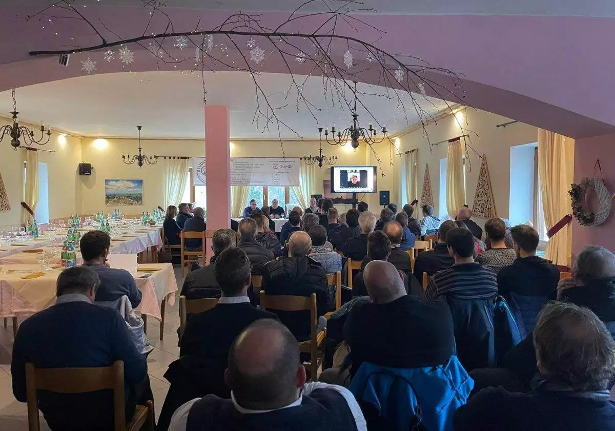 L'incontro di questa mattina presso l'Hotel Piccola Mantova di Bosco Chiesanuova.