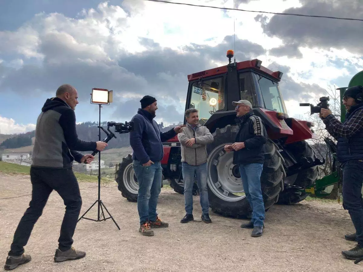 Le riprese a Sant'Anna d'Alfaedo nell'azienda Benedetti Nicola.