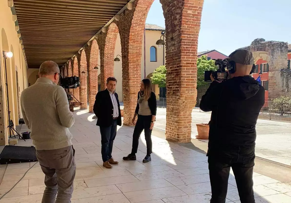 Il presidente Ermanno Anselmi con la direttrice Elisabetta Brisighella.