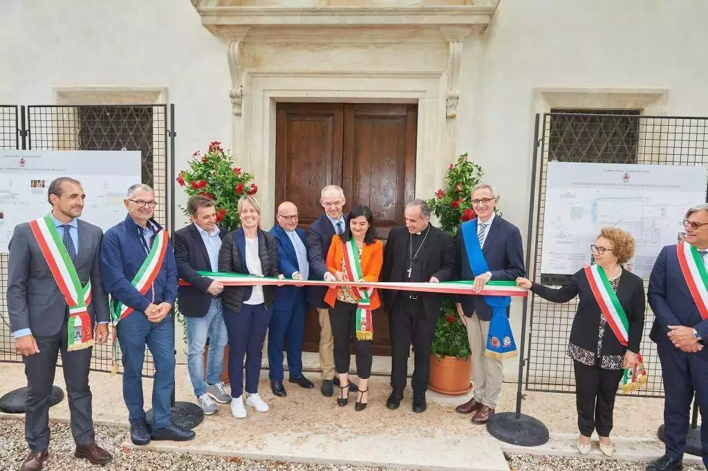 Il taglio del nastro a San Colombano