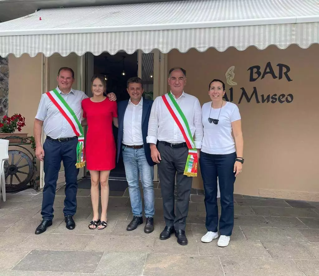 Sara Cerato con i sindaci e lo staff del GAL Baldo Lessinia