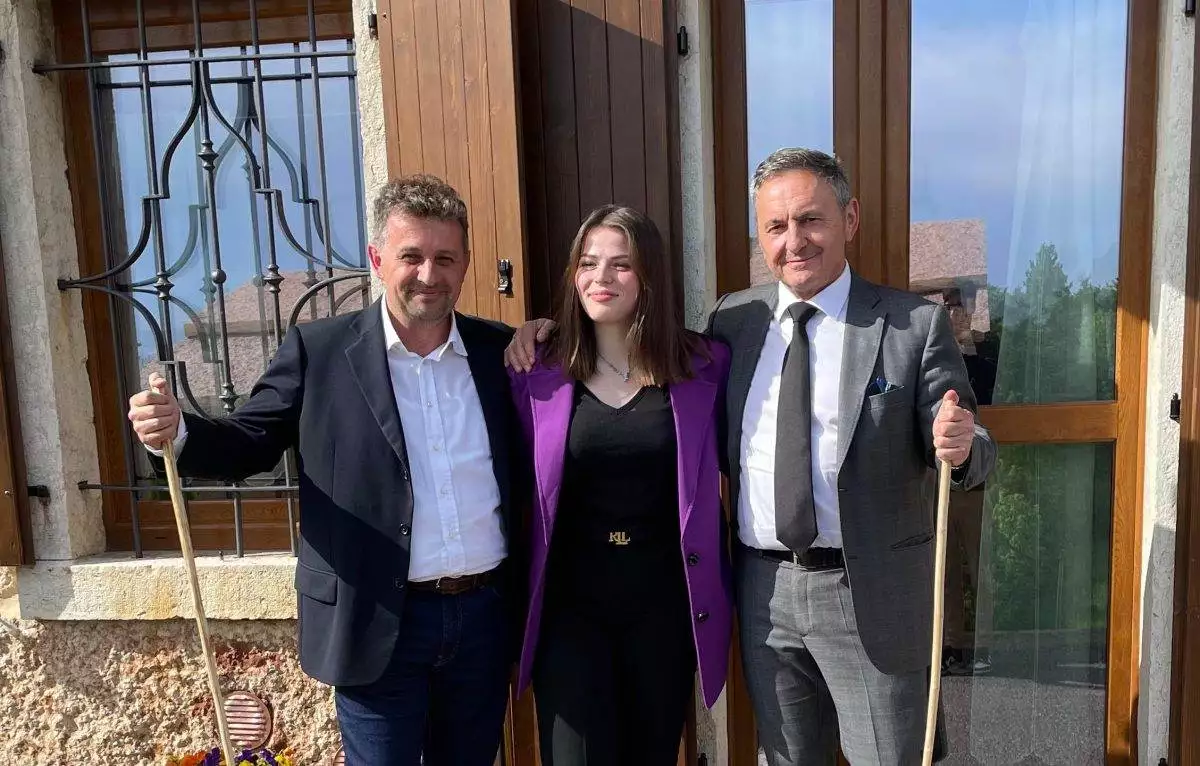 Il presidente del GAL Baldo Lessinia e il consigliere Claudio Melotti assieme a Elisa Massella.