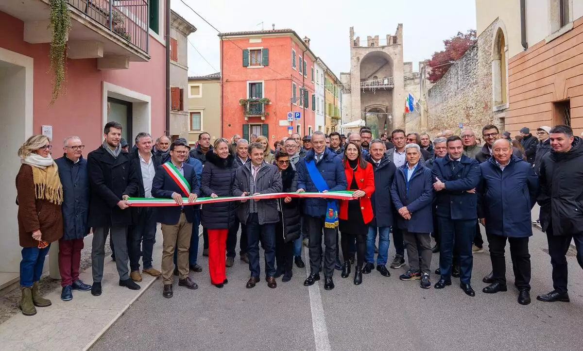 L'inaugurazione della nuova sede in via G. Camuzzoni 23.